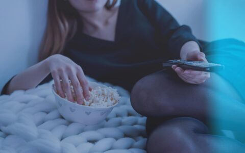 How to Choose a Free Streaming Platform? A Guide to Legal Sources, Ad Risks, and Privacy and Security